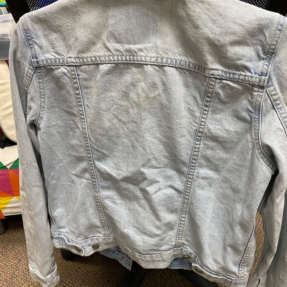 Levi's  Light Blue Demin Embroidered Jean Jacket Size M - Picture 4 of 5